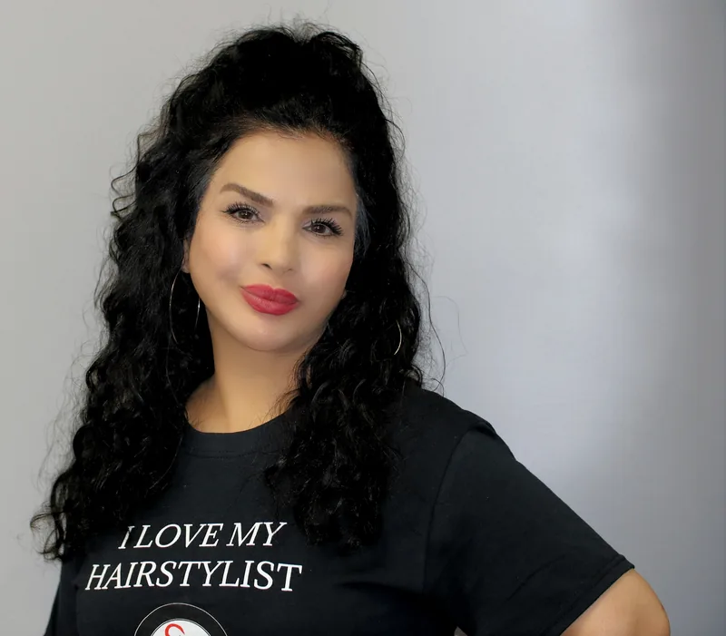 Gilaneh — master colorist and owner